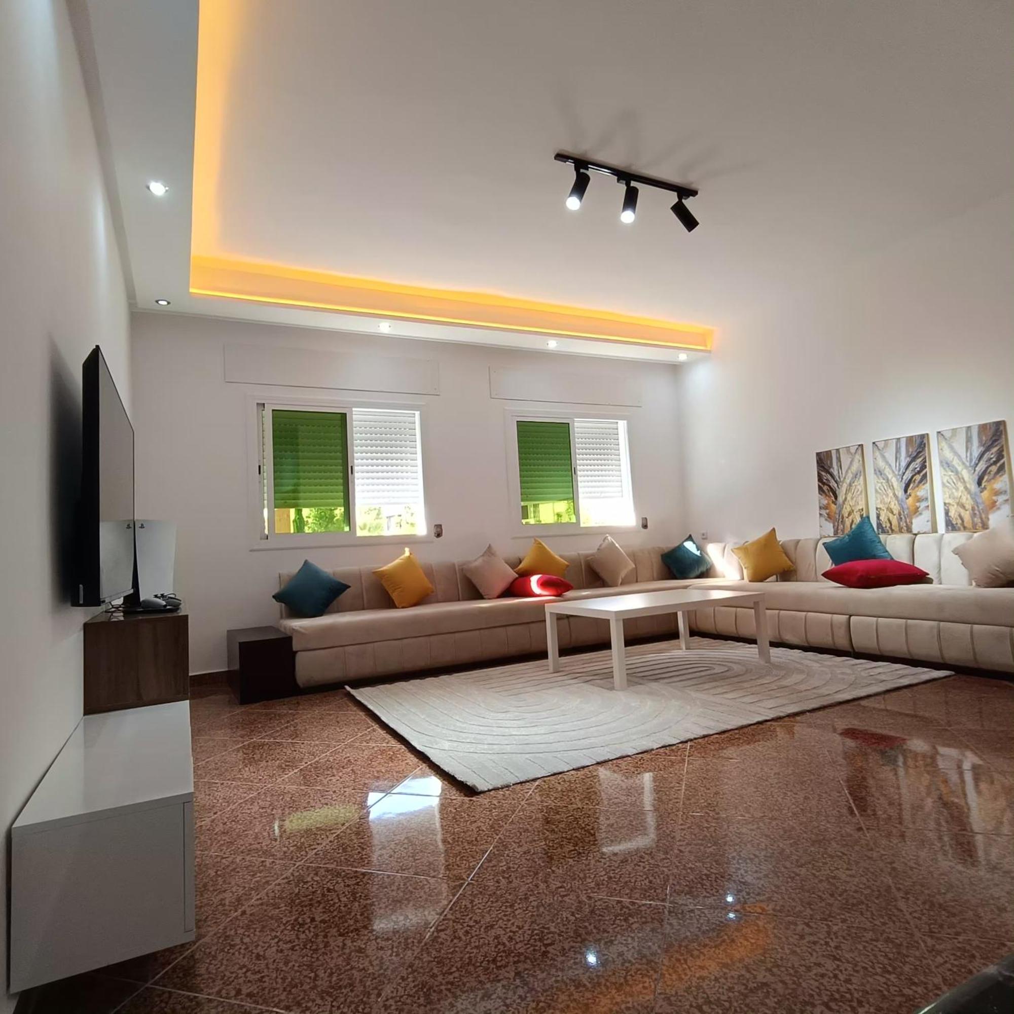 Spacieuse 2 Bedroom Fast Wi-fi Apartment Tangier