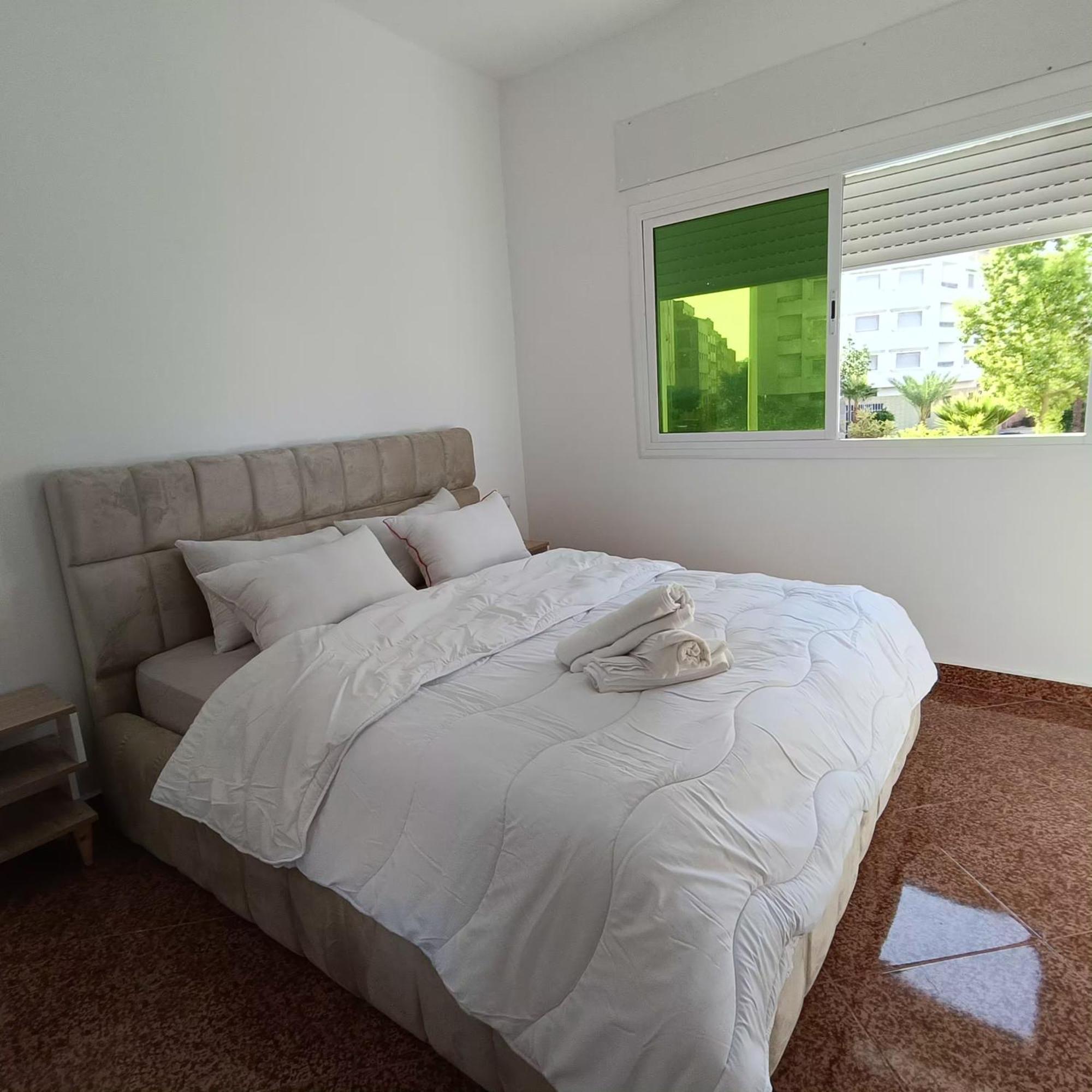 Apartment Spacieuse 2 Bedroom Fast Wi-fi *