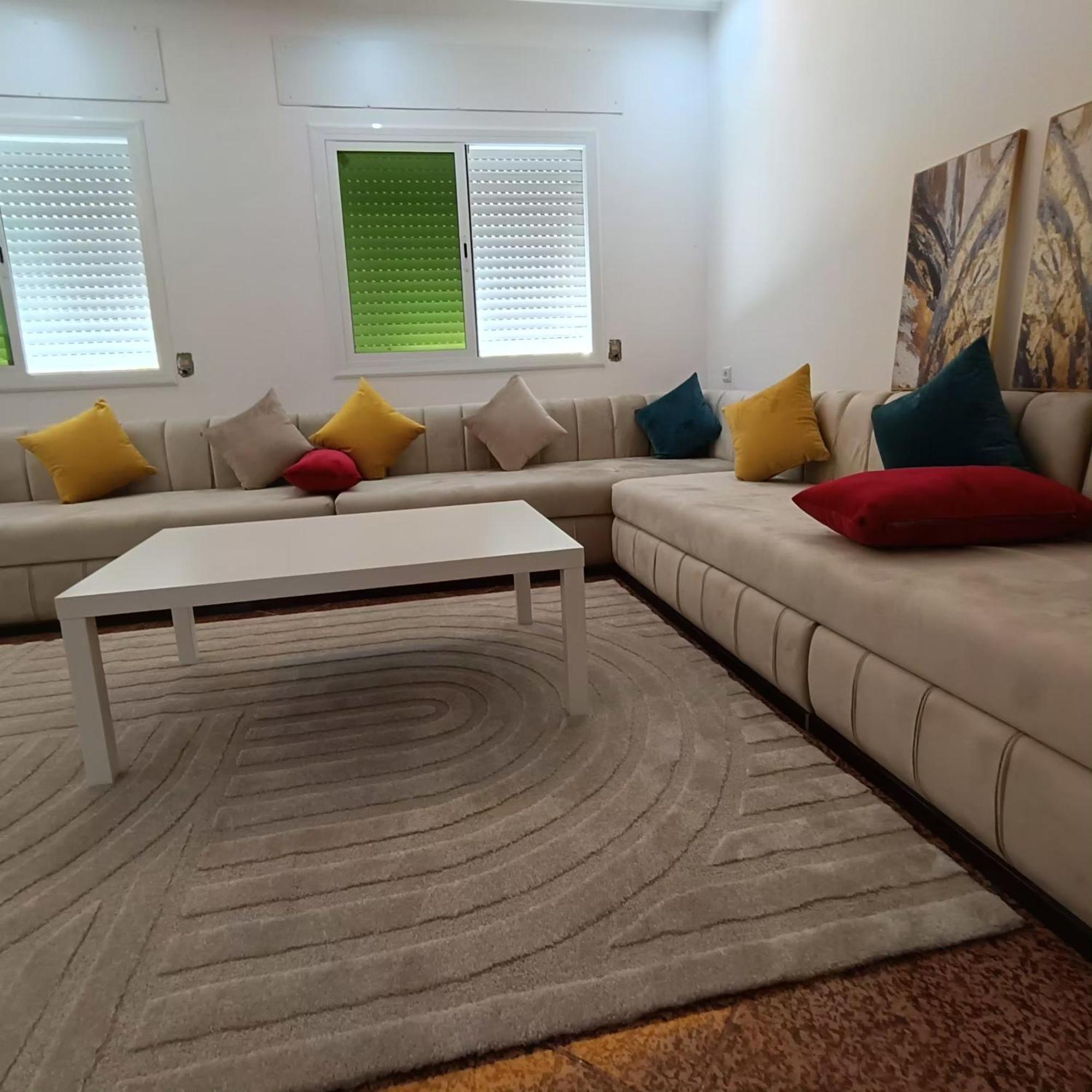 Spacieuse 2 Bedroom Fast Wi-fi Apartment Tangier
